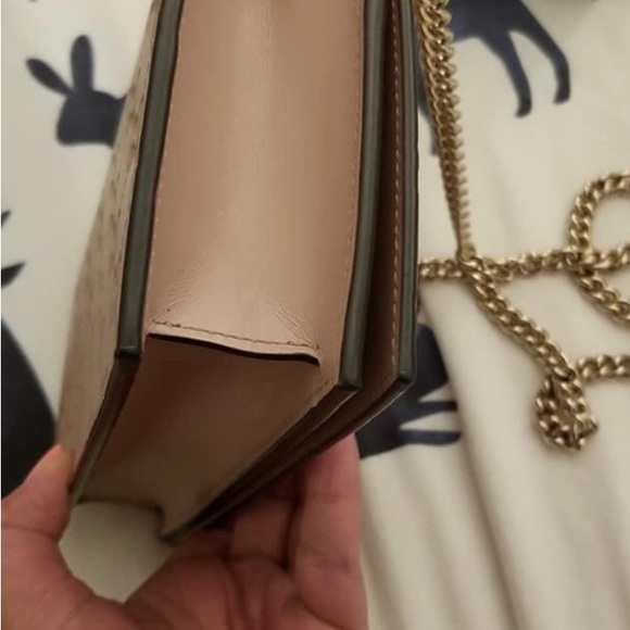 Gucci Crossbody Bag - Can be used as a Clutch! 100% Authentic!! - Picture 4 of 5